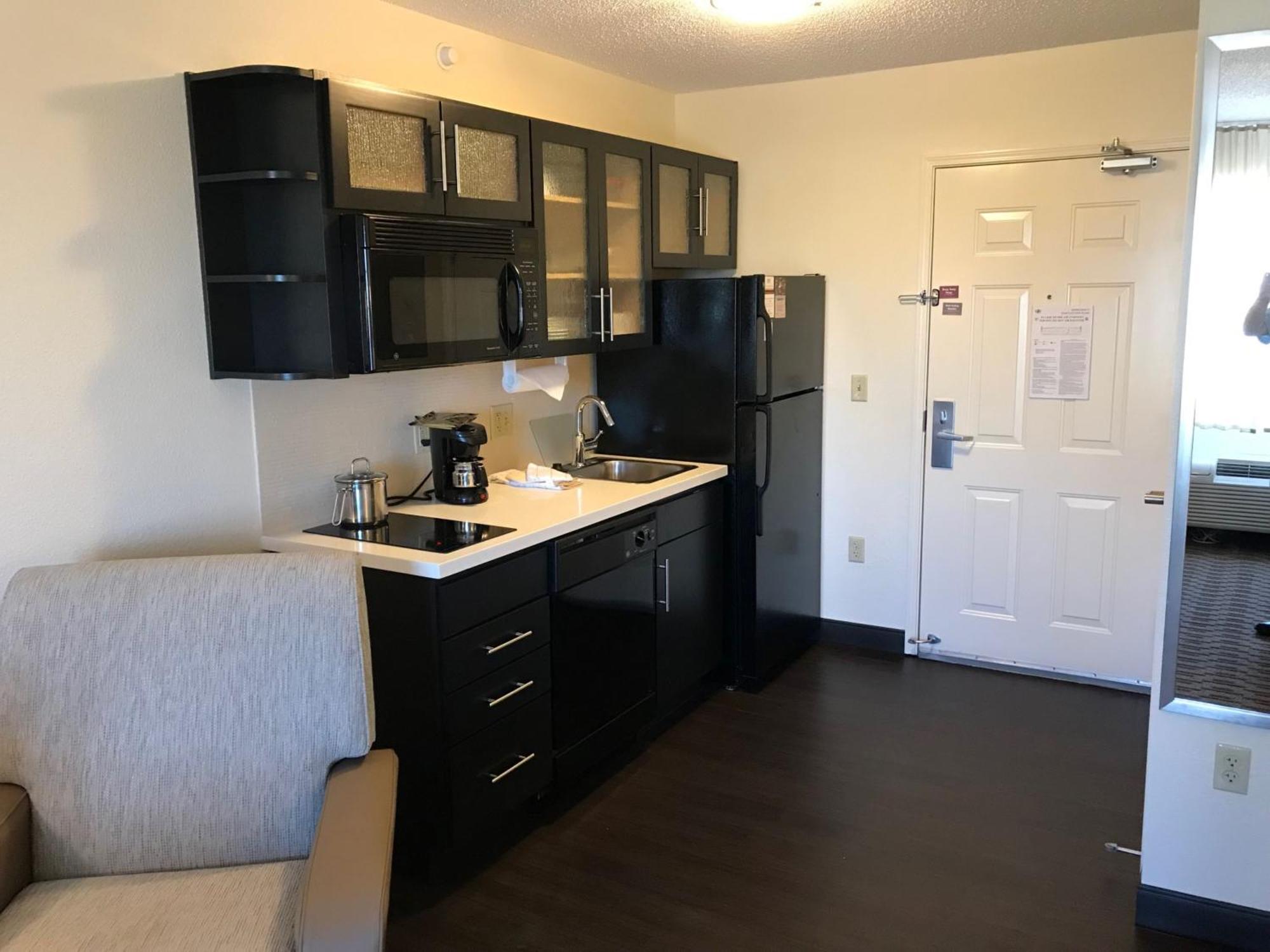 Candlewood Suites Fort Wayne - Nw By Ihg Exterior foto