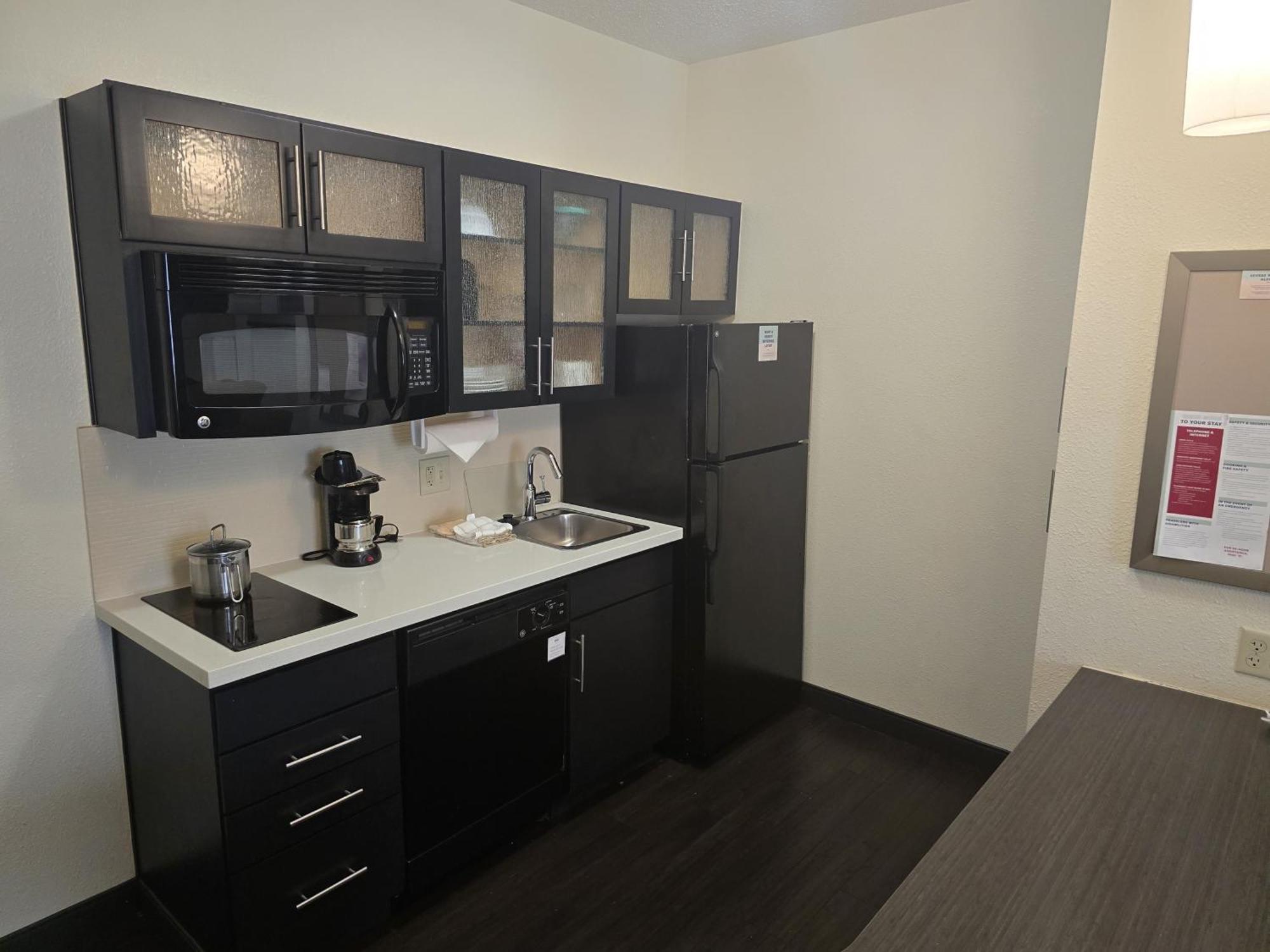 Candlewood Suites Fort Wayne - Nw By Ihg Exterior foto